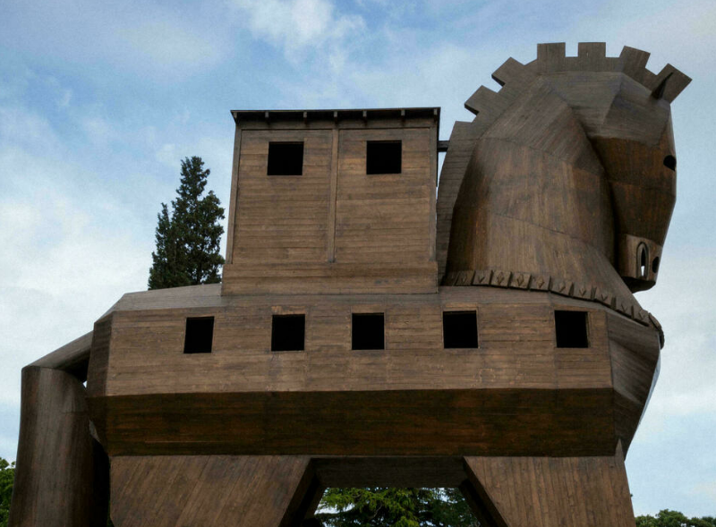 العثور على هيكل خشبي ضخم لحصان في موقع مدينة طروادة الشهيرة