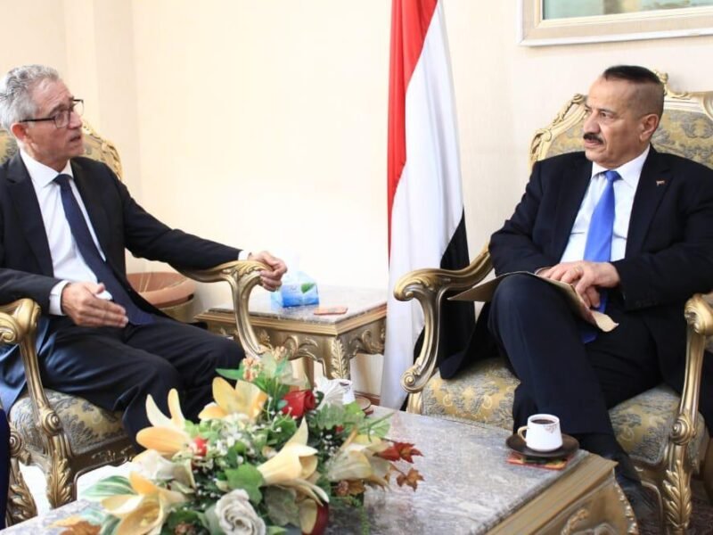 وزير الخارجية يلتقي ممثل اليونيسف في اليمن