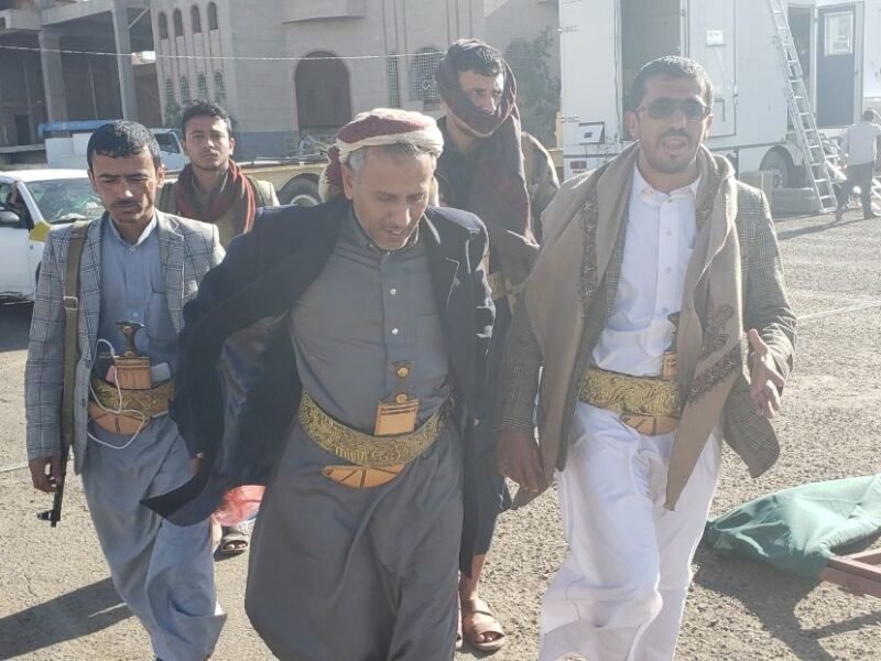 وزير النقل يزور ساحة ملعب الثورة ويؤكد على عظمة المناسبة