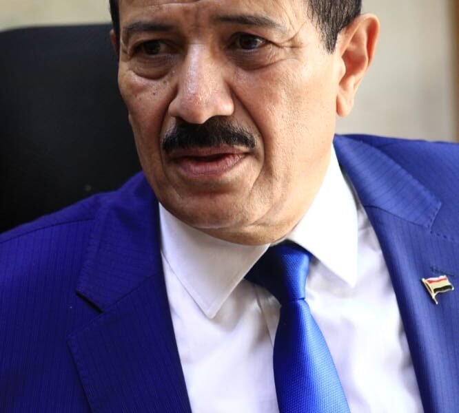 وزير الخارجية يهنئ بالعيد الوطني لسلطنة عمان وجمهورية لاتفيا