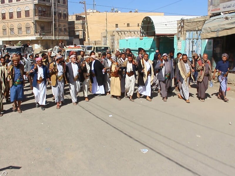 بجهود حثيثة من نقيب ومراغة العرف القبلي الشيخ محمد الزلب : صلح قبلي ينهي قضية قتل بالعاصمة صنعاء