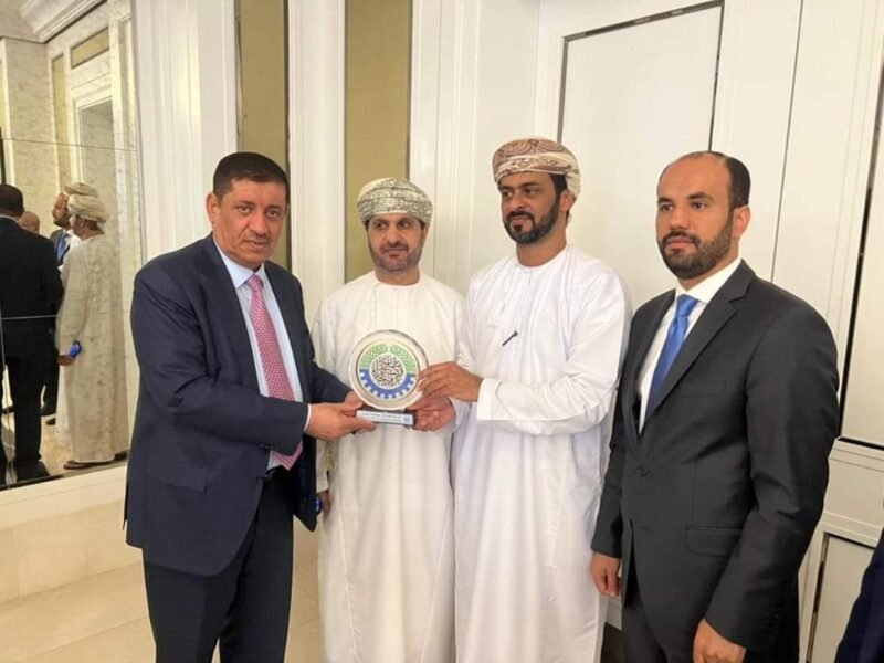 الكبوس يبحث  مجالات التعاون بين غرفة تجارة امانة العاصمة وغرفة تجارة سلطنة عمان