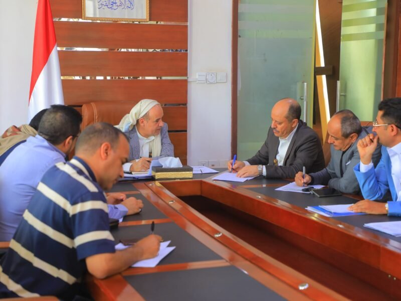 وزير الاقتصاد يرأس اجتماعا للجنة المقاطعة