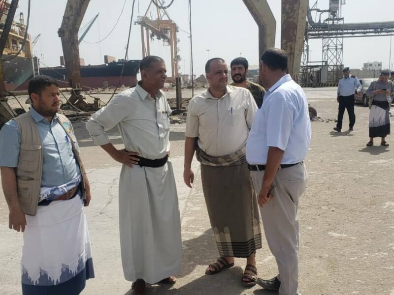 مدير عام هيئة المواصفات والمقاييس يزور فرع الهيئة بالحديدة ويطلع على سير العمل في الميناء