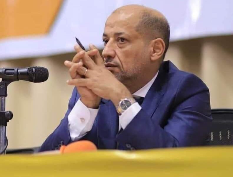 رياض الحروي: أربع حاويات من العشب الصناعي تغادر ميناء عدن في طريقها إلى نادي الصقر