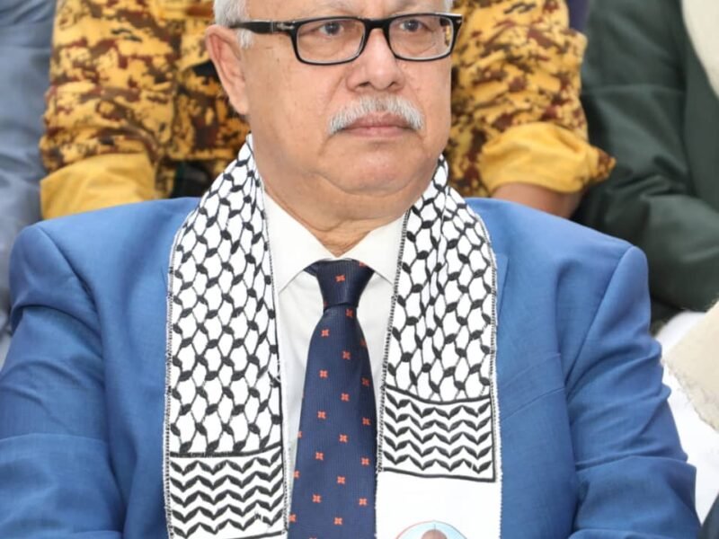 حُكَّامُ السُّعُوديَّةِ والإماراتِ والأردنِ يواصُلونَ فتحَ الجِسرِ البريِّ للعدوِّ الإسرائيليِّ، ويمنعُون وصولَ الرَّغيفِ والماءِ والدَّواءِ إلى قطاعِ غزَّةَ !!! .