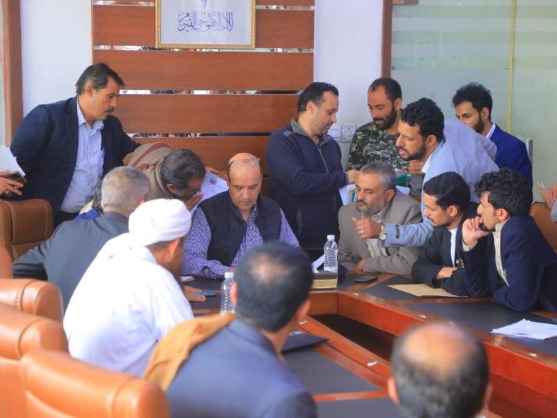 وزير الاقتصاد يلتقي المواطنين والقطاع الخاص خلال اليوم المفتوح