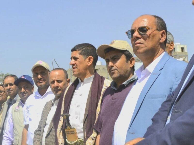 وقفة احتجاجية بمسرح جريمة العدوان الإسرائيلي على صحيفتي 26 سبتمبر واليمن