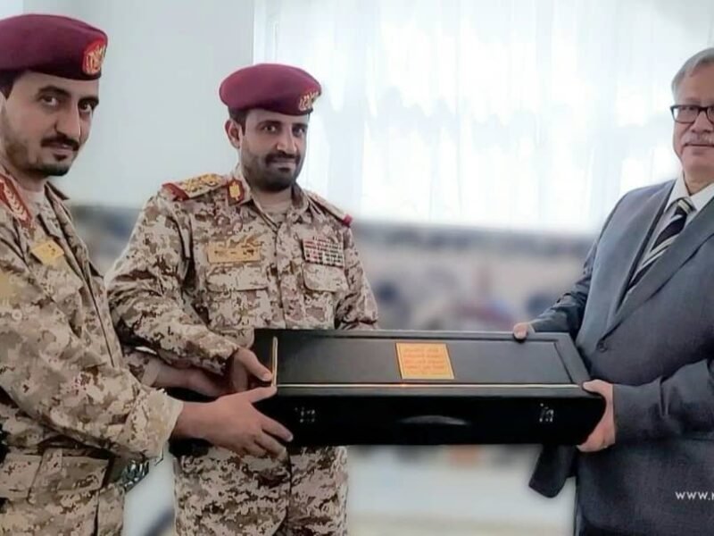 الشَّهِيدُ / الفَرِيقُ / الحَبِيبُ / هَاشِم الغُمَارِي سَيَظَلُّ قِنْدِيلاً مُتَوَهِّجاً  فِي مَسِيرَتِنَا الجِهَادِيَّةِ الكِفَاحِيَّةِ اليَمَنِيَّة.