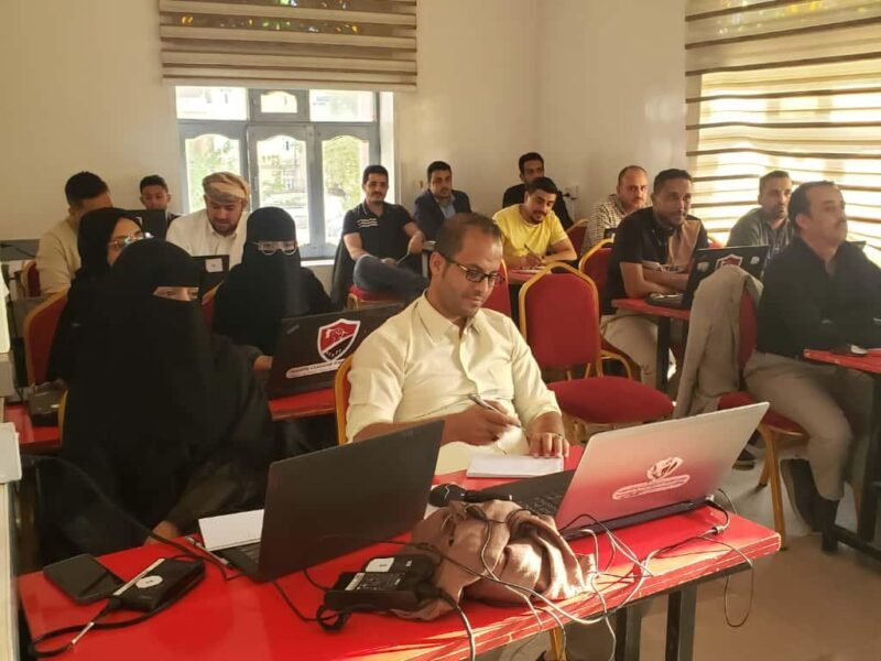 صندوق تنمية المهارات يختتم تدريب 20 كادرا من بنك اليمن والكويت بالتعاون مع مركز صناع القادة.
