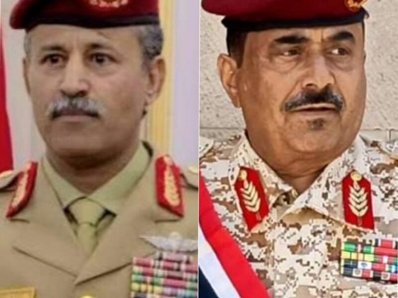 محافظ شبوة اللواء العولقي يعزي وزير الدفاع في وفاة عمه الشيخ صالح ناصر العاطفي