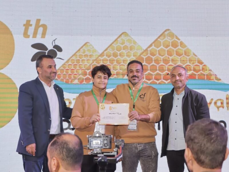 لمسات حضرمية” تحرز المستوى الذهبي في مسابقة أفضل عسل “سدر يمني” ضمن مهرجان العسل المصري*