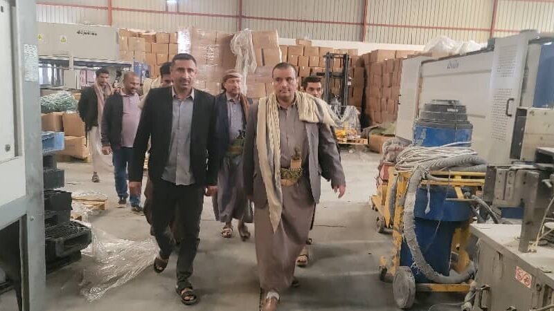 القائم بأعمال وزير الاقتصاد يزور عددا من المصانع العاملة والمتعثرة 