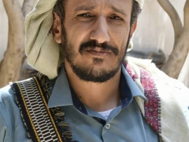 عضو مجلس الشورى الشيخ سيف بن ناصر المحضار يعزي الرئيس المشاط في وفاة والدته